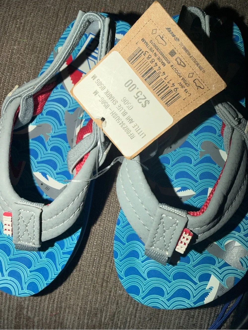Reef Kids Shark Wave Flip Flops - Blue, Gray & Red size 5/6 toddler-NwT